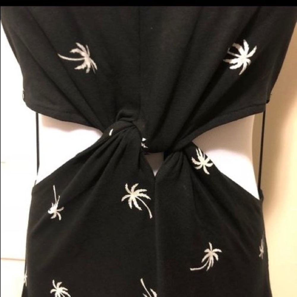 WYLD HART CUT OUT DRESS 🌴 - Picture 3 of 3